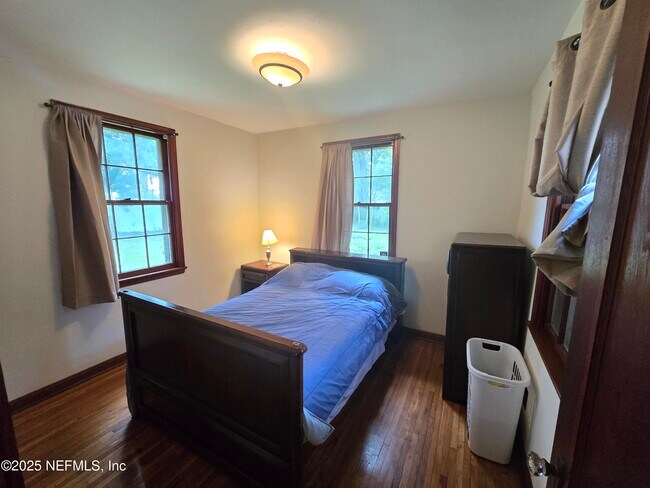 Building Photo - 5851 Clifton Ave