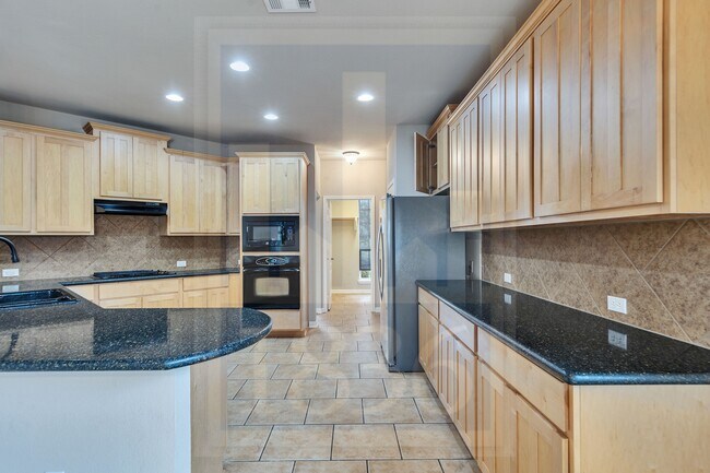 Building Photo - 150 Abbey Dr
