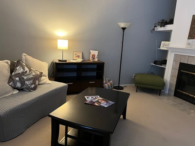 Building Photo - 117 Bayside Ct