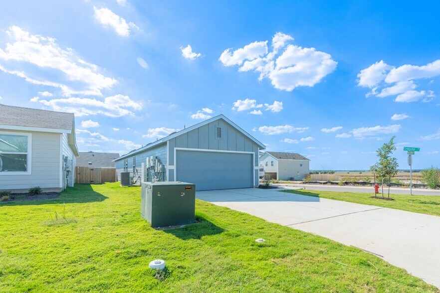 Building Photo - 117 Dark Victory Rd