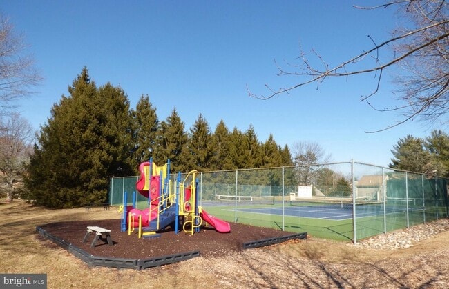 Building Photo - 235 Copper Beech Dr