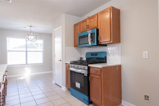 Building Photo - 2706 Star Peak Dr