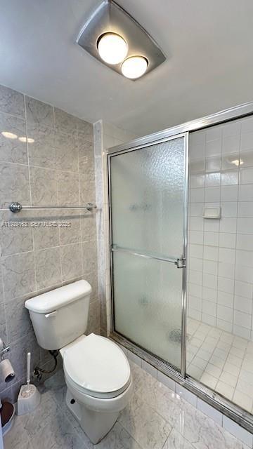 Building Photo - 3401 N Country Club Dr