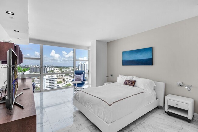 Building Photo - 6801 Collins Ave