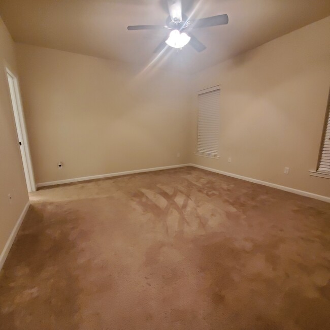 main bedroom - 345 Long Hill Dr