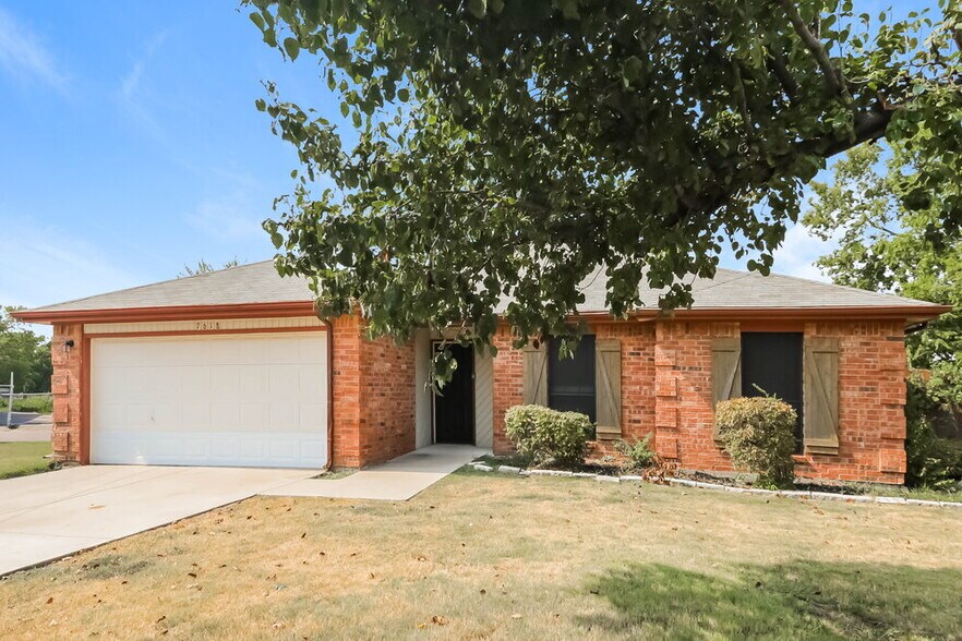 Building Photo - 7618 Creek Wood Dr
