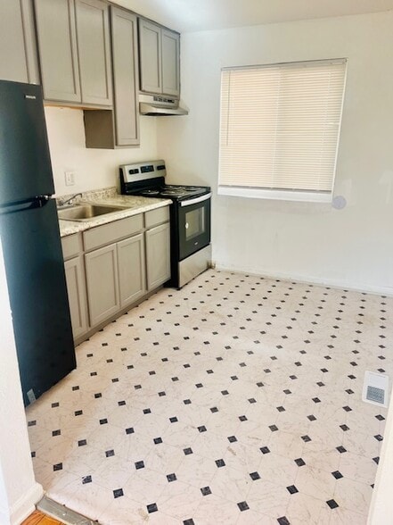 Building Photo - 8721 Natural Bridge Rd