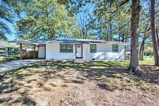 Primary Photo - 268 Maxine Dr