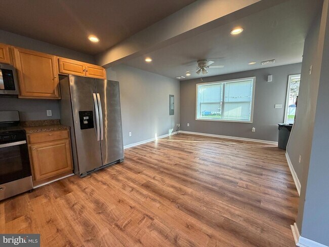 Building Photo - 5517 Schumacher Dr