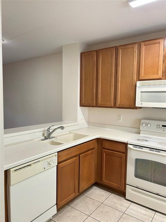 Building Photo - 765 Chelsea Dr