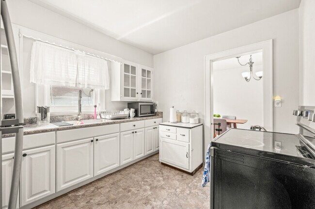 Building Photo - 2637 17th St