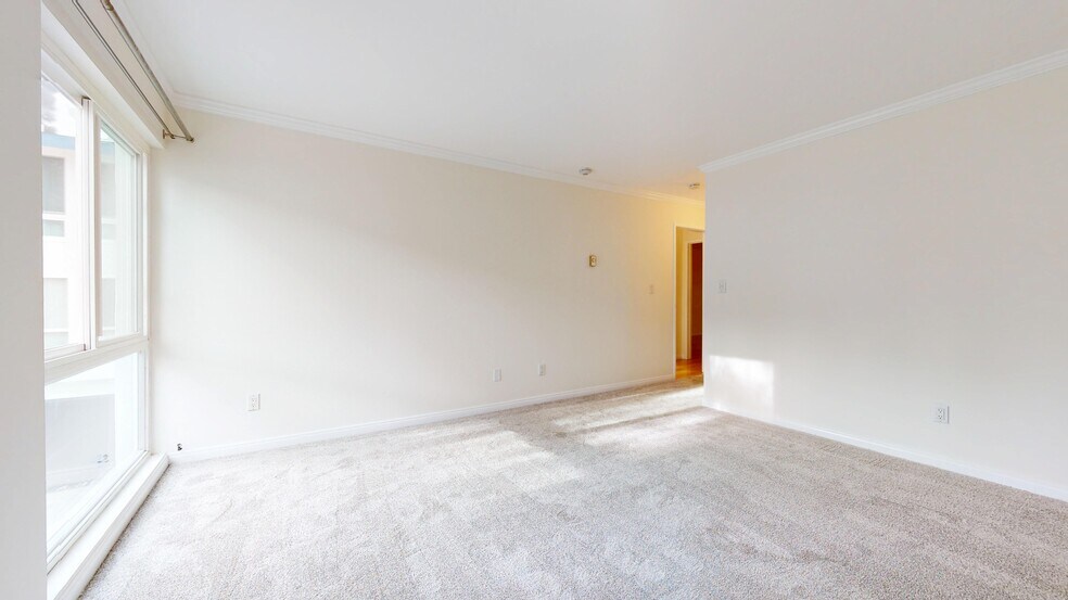 Building Photo - 902 Camino Real