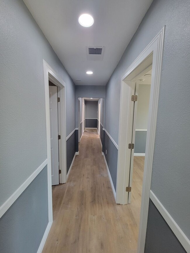 Building Photo - Beautifully Remodeled 5-Bedroom, 3-Bathroo...