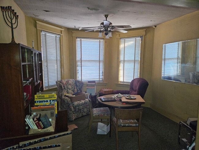 Building Photo - 2424 Broadway St