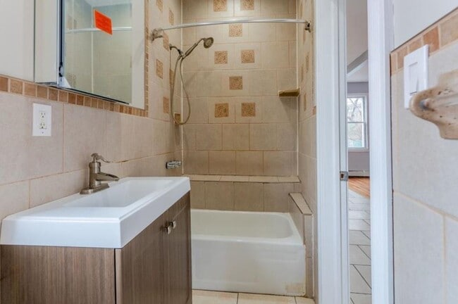 Building Photo - 1316 44th St