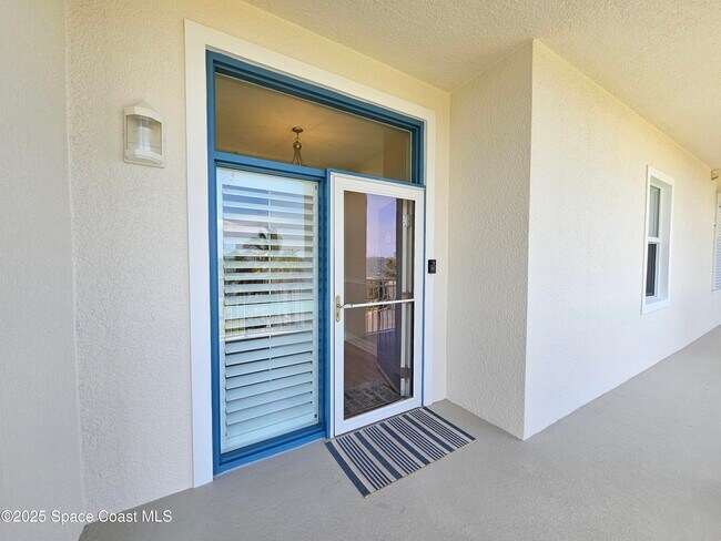 Building Photo - 590 S Banana River Dr