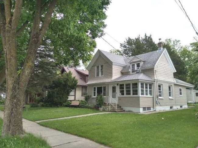 Primary Photo - 721 W Olin Ave
