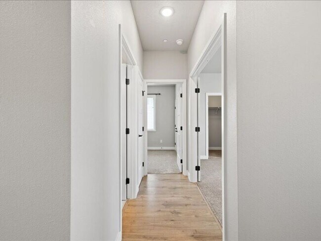 Building Photo - 4725 Roark Dr