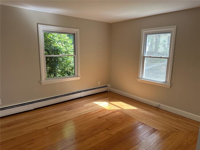 Building Photo - 36 Crowell St