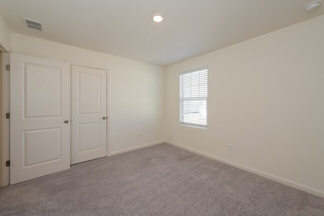 Building Photo - 114 Bentwater Wy