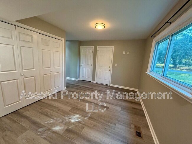 Building Photo - 7707 Canyon Dr