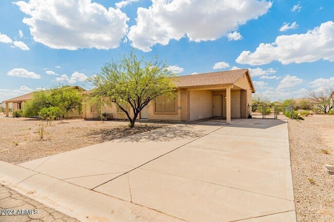 Building Photo - 8518 W Teresita Dr