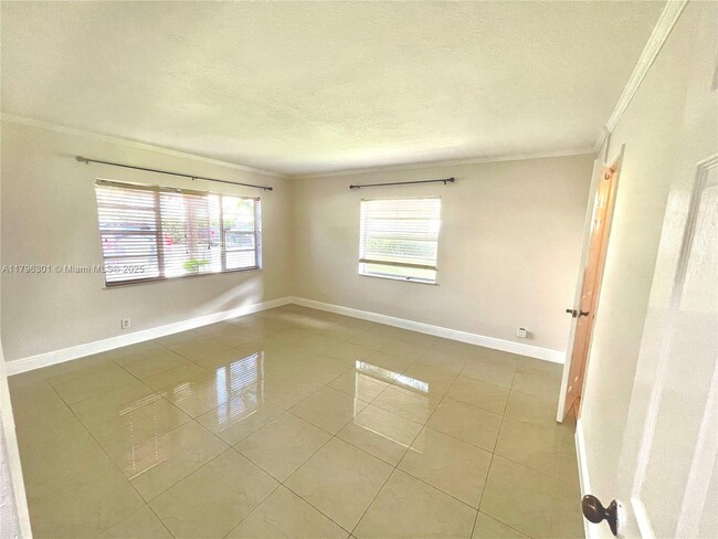 Building Photo - 2700 Riverside Dr
