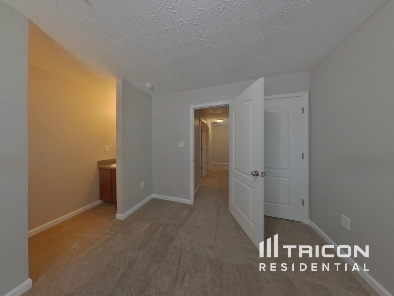 Building Photo - 1032 Wedgewood Ct NE