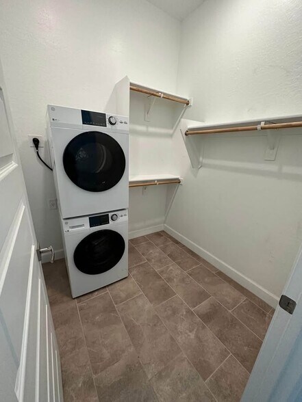 in unit laundry - 6219 S 25th Pl
