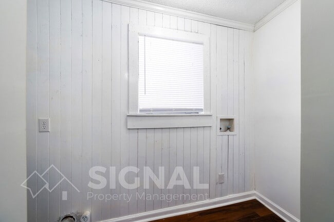 Building Photo - 2408 Fairfax Ave