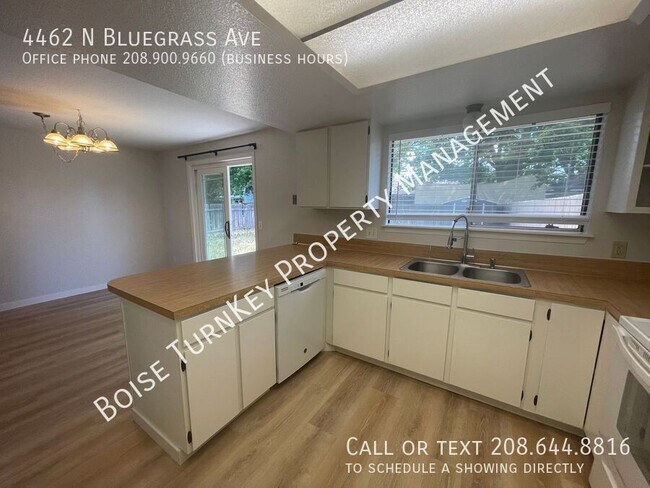 Building Photo - 4462 N Bluegrass Ave