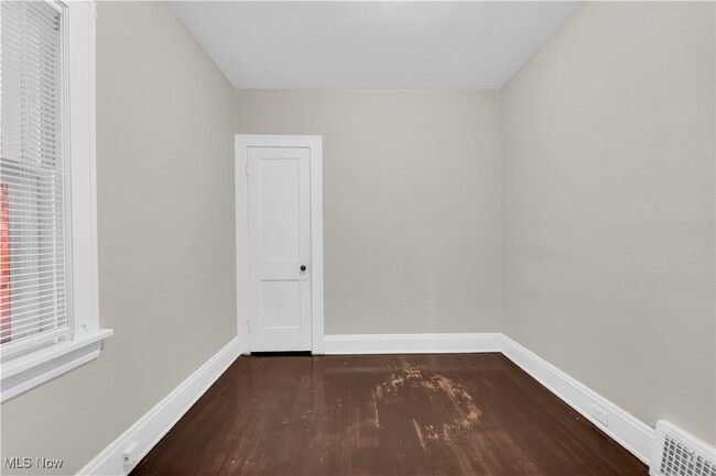 Building Photo - 1512 W 116th St