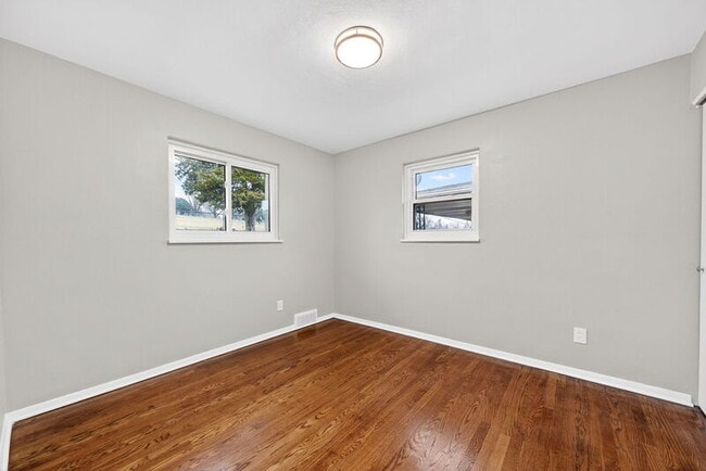 Building Photo - 9475 Yorktown Dr