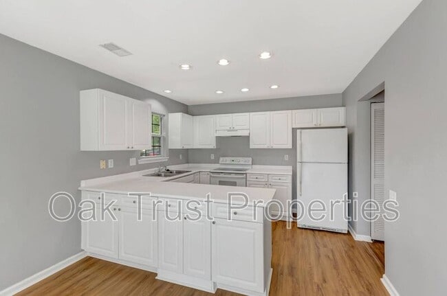 Building Photo - 4834 Habersham Ln