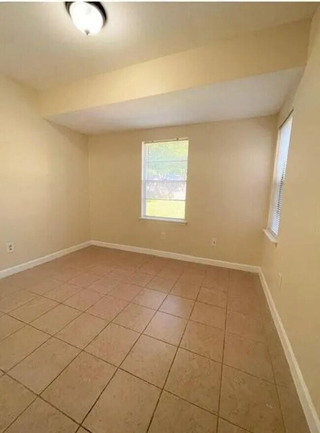 Building Photo - Stylish, Updated, Three Bedroom Home in the heart of Euless
