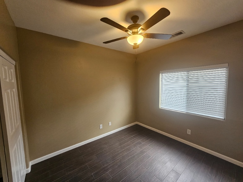 Building Photo - 5623 S 54th Dr