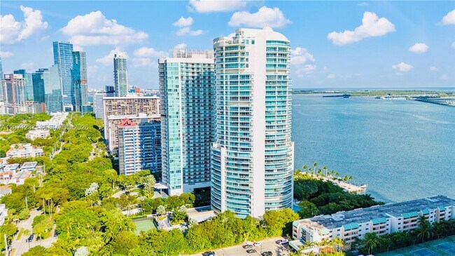 Building Photo - 2127 Brickell Ave