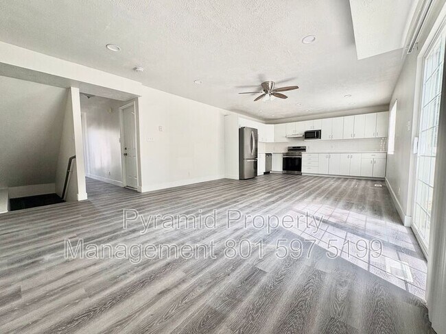 Building Photo - 3183 S 945 E