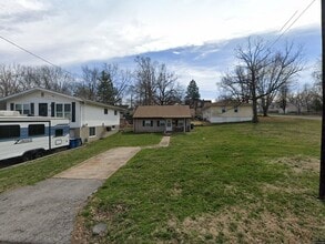 Building Photo - 10272 Niblic Dr