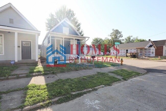 Building Photo - Two Bedroom House | Garage