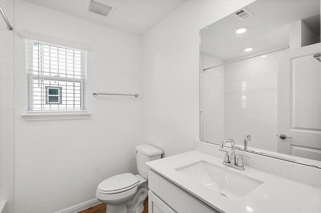 Building Photo - 2517 Violet Theo Ln