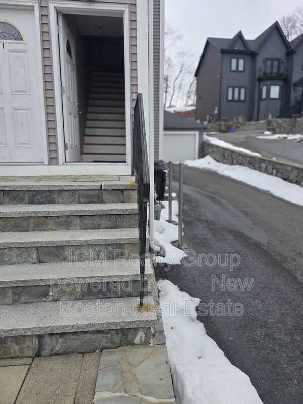 Building Photo - 283 Lincoln Ave