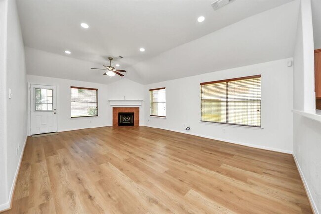 Building Photo - 14623 Cypress Cottage Ct