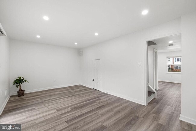 Building Photo - 8157 Community Dr