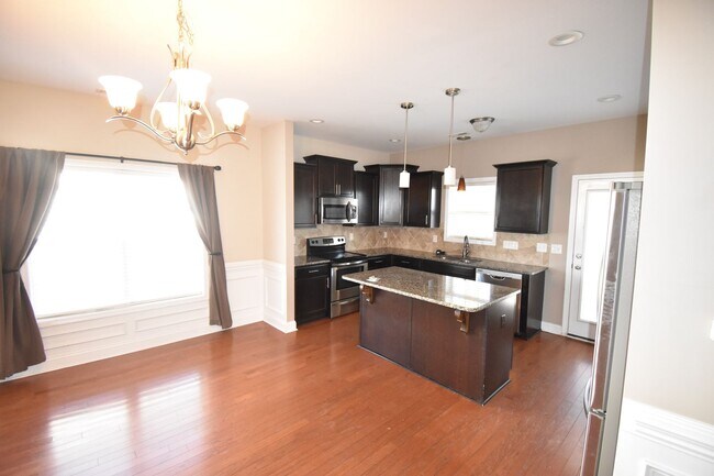 Building Photo - 4 Bedrooms and 2.5 Bath in Patriot Park Vi...