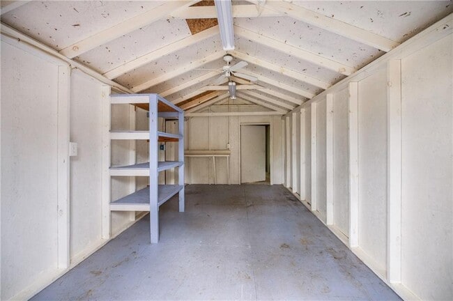 Building Photo - 2179 Beech Valley Dr