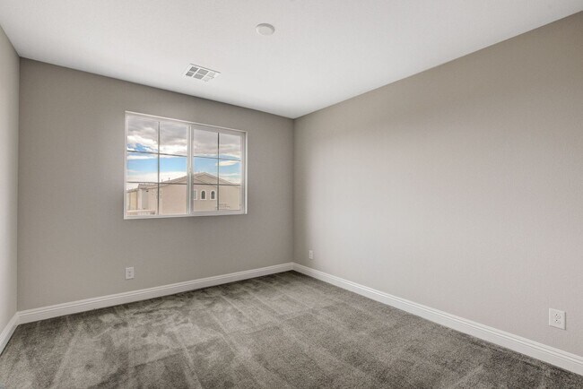Building Photo - Stylish 3-Bedroom Home with Upgraded Kitch...