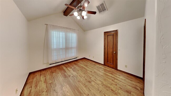 Building Photo - 9200 Stacy Lynn Ln