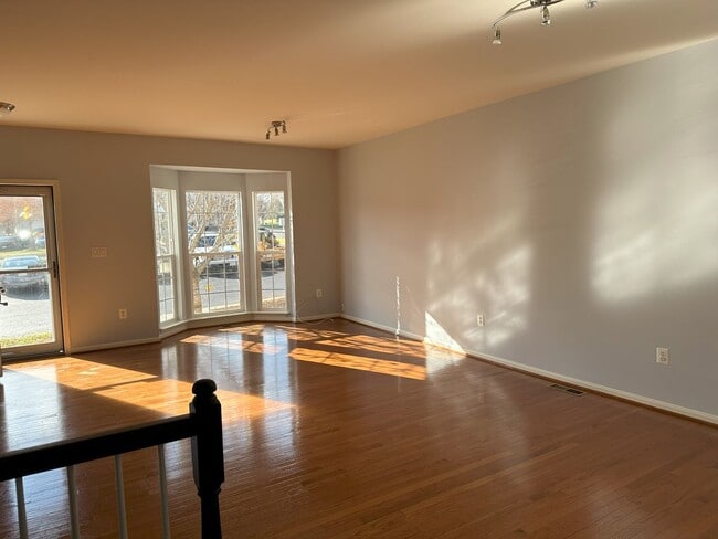 Building Photo - 153 Oxbow Dr