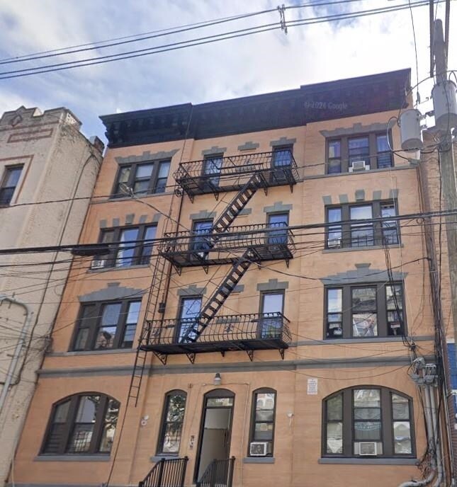 Building Photo - 5704 Hudson Ave